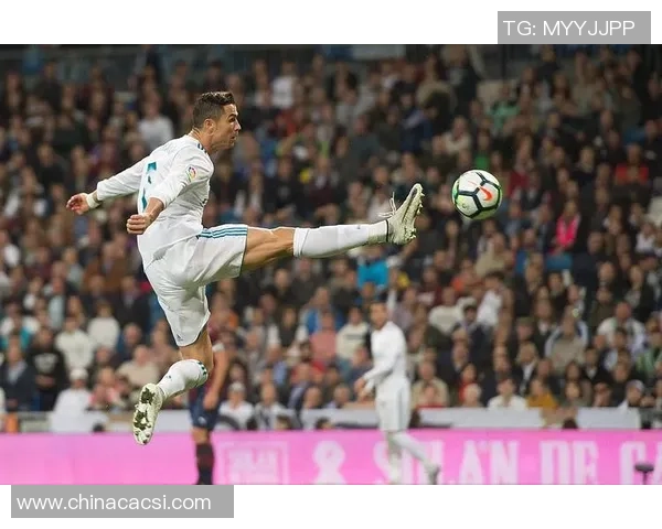 刚果足球球星崭露头角 赛场表现引发全球关注助力球队腾飞